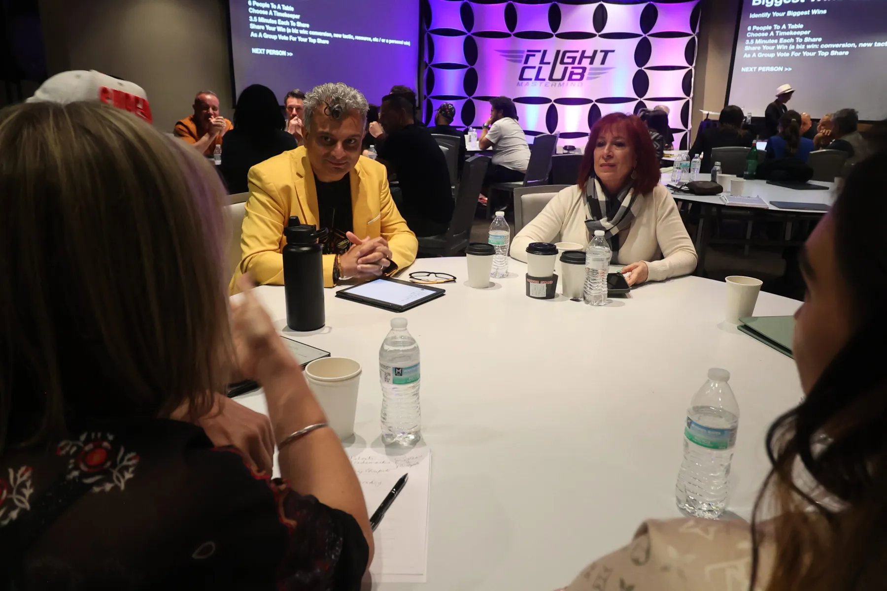 A Flight Club Mastermind invite-only group session with online entrepreneurs at the business retreat